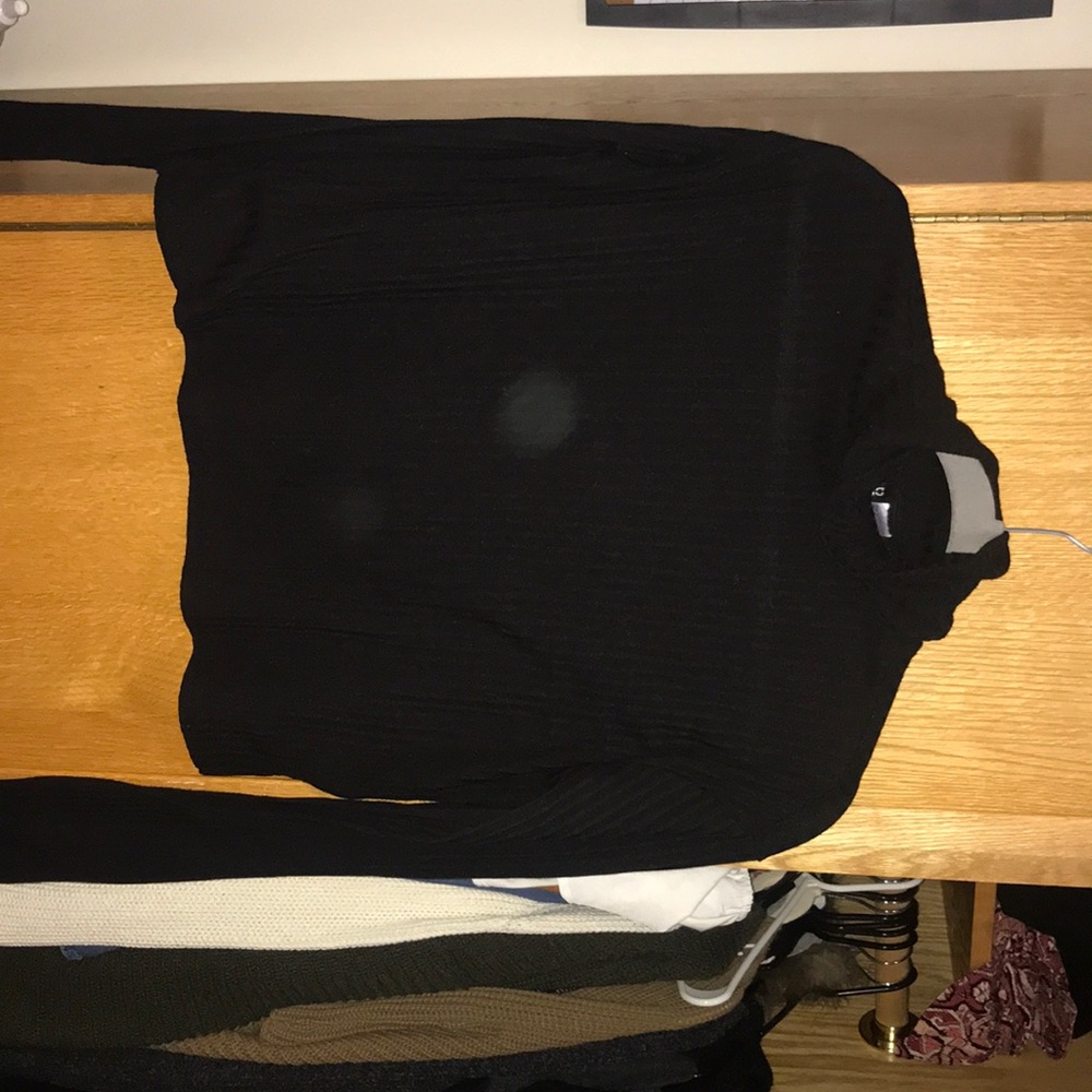Black loose fit turtle neck